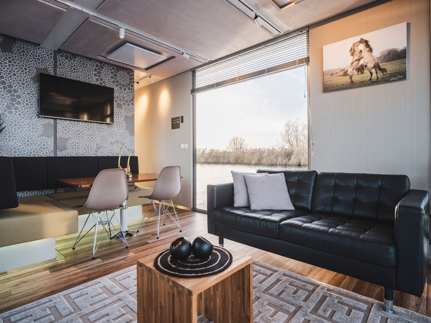 Woonkamer-eetkamer-overzicht