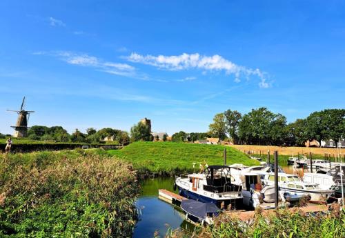 Woudrichem-andere-kant-haventje